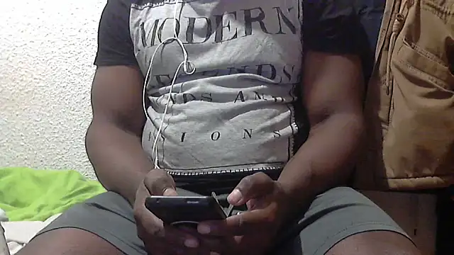 Snapshot of mmoiblack chatting on March 20, 4:34 pm mmoiblack online show from March 20, 4:34 pm