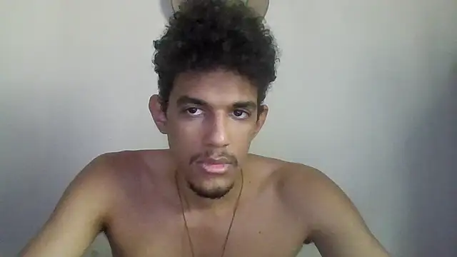 Snapshot of RenziTatte chatting on October 22, 3:23 pm RenziTatte online show from October 22, 3:23 pm