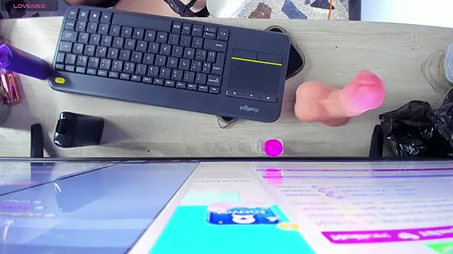 Snapshot of TifanyWhite_ chatting on January 28, 3:15 am TifanyWhite online show from January 28, 3:15 am