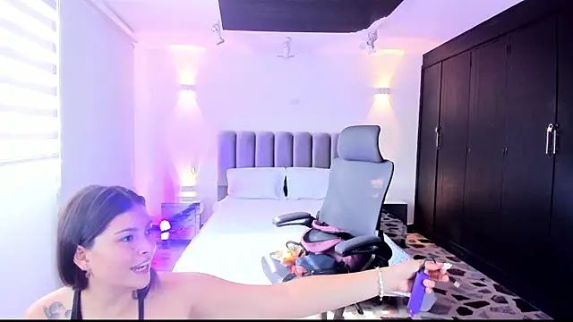 Snapshot of TifanyWhite_ chatting on January 30, 8:10 pm TifanyWhite online show from January 30, 8:10 pm