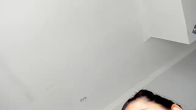 Snapshot of TifanyWhite_ chatting on February 14, 8:37 pm TifanyWhite online show from February 14, 8:37 pm