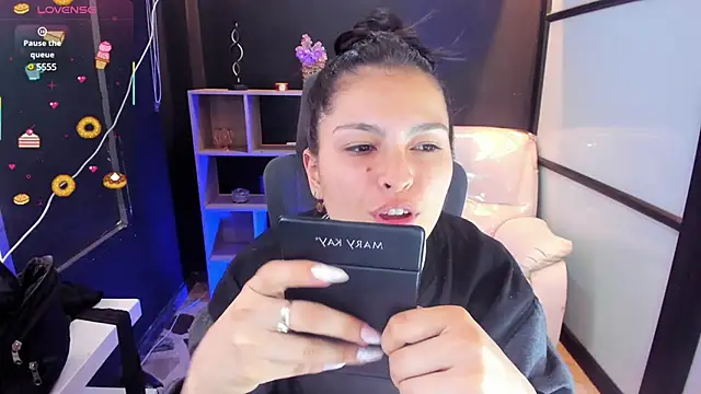 Snapshot of TifanyWhite_ chatting on March 20, 8:40 pm TifanyWhite online show from March 20, 8:40 pm