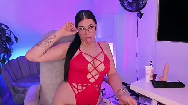 TifanyWhite  online show from July 16, 5:24 am