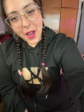 Mizztikaa online show from October 13, 7:03 pm