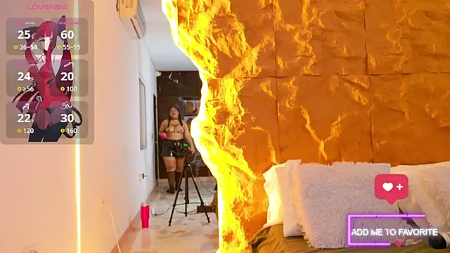 Snapshot of Annie-Wolf chatting on February 20, 8:53 pm Annie-Wolf online show from February 20, 8:53 pm