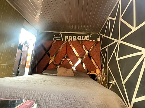 Snapshot of Candy_sexyy chatting on September 24, 6:22 pm Candy sexyy online show from September 24, 6:22 pm