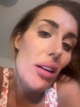 UKSYDNEYFOX online show from February 19, 9:47 pm