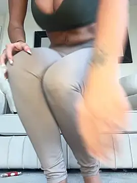 UKSYDNEYFOX online show from February 24, 12:59 pm