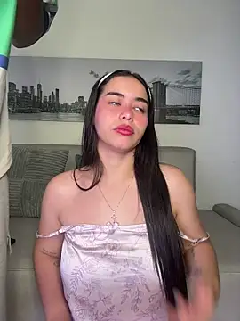 Snapshot of SophieRoyals chatting on May 13, 2:03 pm SophieRoyals online show from May 13, 2:03 pm