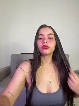 SophieRoyals online show from August 3, 4:00 pm