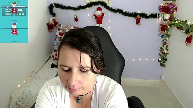 victoria jones online show from December 24, 4:40 pm