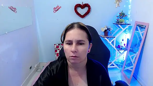 Snapshot of victoria_jones chatting on February 19, 2:46 pm victoria jones online show from February 19, 2:46 pm