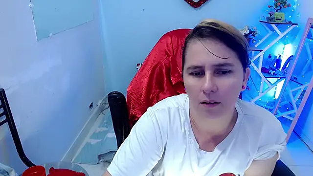 Snapshot of victoria_jones chatting on February 28, 2:29 pm victoria jones online show from February 28, 2:29 pm