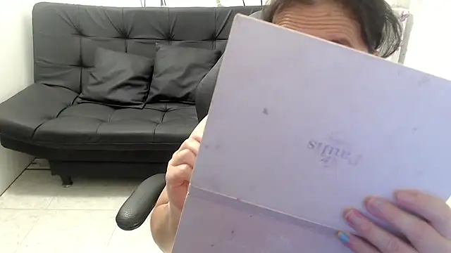 victoria jones online show from June 2, 1:02 pm