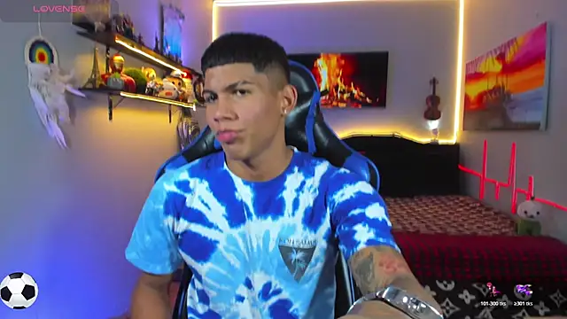 Snapshot of Damian_latinxxx chatting on June 30, 10:38 am Damian latinxxx online show from June 30, 10:38 am