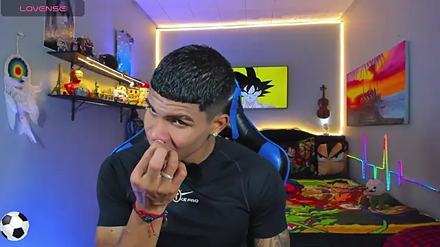 Snapshot of Damian_latinxxx chatting on July 2, 9:04 am Damian latinxxx online show from July 2, 9:04 am