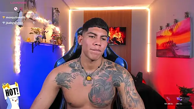 Snapshot of Damian_latinxxx chatting on July 28, 12:48 pm Damian latinxxx online show from July 28, 12:48 pm