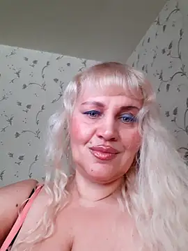 Snapshot of IsabellaBoni chatting on November 25, 7:08 am IsabellaBoni online show from November 25, 7:08 am