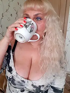 IsabellaBoni online show from February 24, 7:28 am