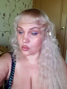 Snapshot of IsabellaBoni chatting on May 14, 6:42 am IsabellaBoni online show from May 14, 6:42 am