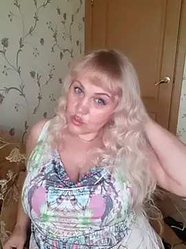 Snapshot of IsabellaBoni chatting on June 15, 6:37 am IsabellaBoni online show from June 15, 6:37 am