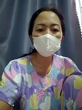 Baby-sexytits18 online show from November 4, 11:26 pm