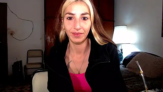 stephieval  online show from June 16, 7:33 am