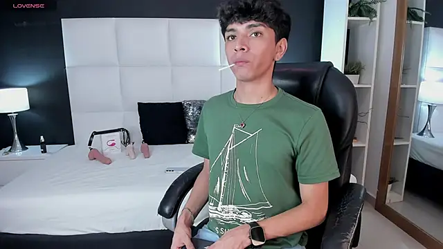 Santy carrington online show from December 6, 11:47 pm