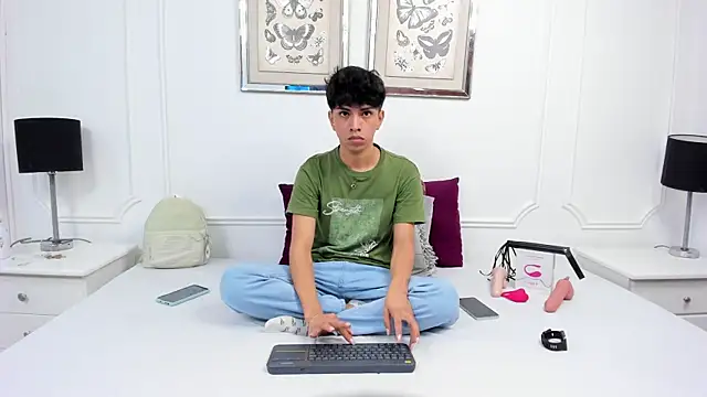 Santy carrington online show from January 3, 8:11 pm