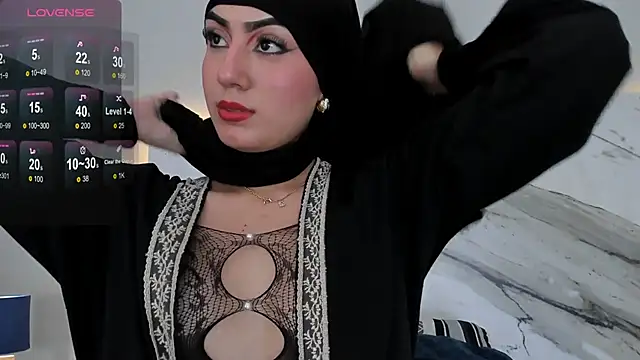 Snapshot of fatimarab chatting on December 21, 1:58 am fatimarab online show from December 21, 1:58 am
