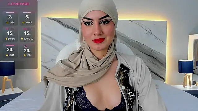 Snapshot of fatimarab chatting on February 17, 10:47 pm fatimarab online show from February 17, 10:47 pm