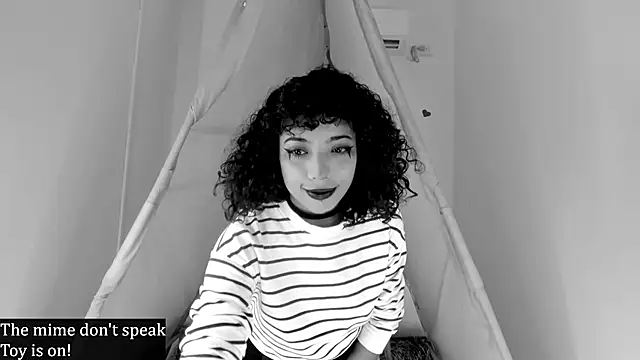 Ariella Ruiz online show from October 14, 12:50 pm