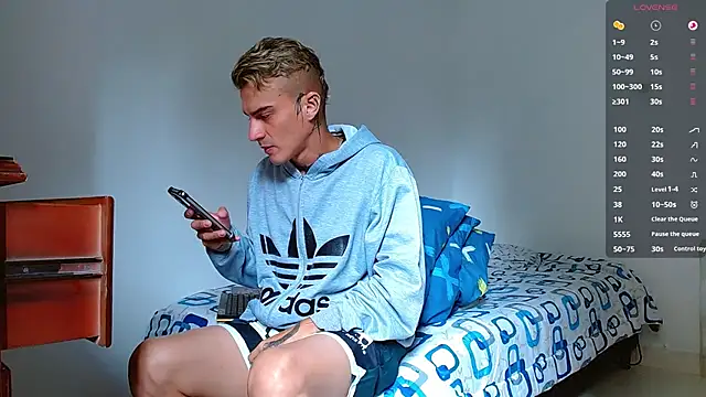 bray hotboy777 online show from October 23, 1:32 pm