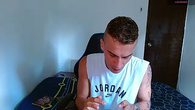 bray hotboy777 online show from January 9, 3:48 pm