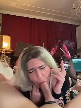 Snapshot of FoxyandTed chatting on February 14, 5:10 pm FoxyandTed online show from February 14, 5:10 pm