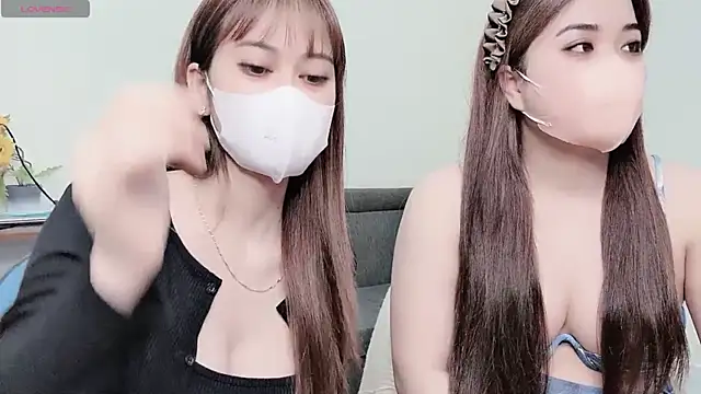 Snapshot of LyLy_Office chatting on January 11, 12:07 pm LyLy Office online show from January 11, 12:07 pm