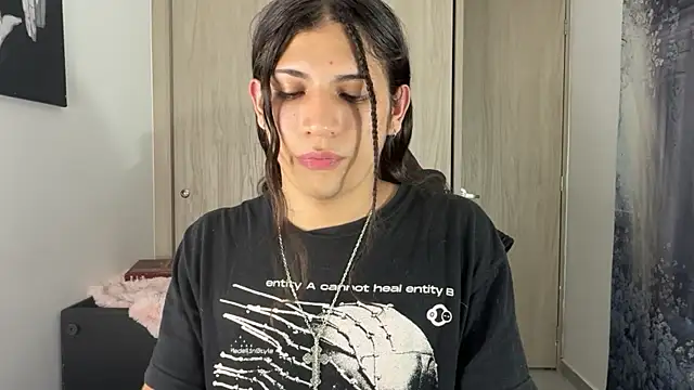 Snapshot of gabriel__manson chatting on November 19, 11:05 pm gabriel manson online show from November 19, 11:05 pm