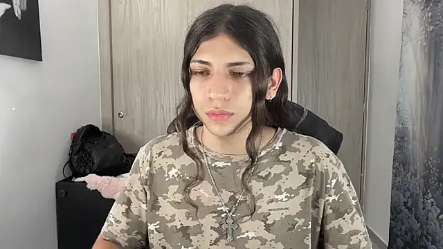 Snapshot of gabriel__manson chatting on December 1, 10:26 pm gabriel manson online show from December 1, 10:26 pm