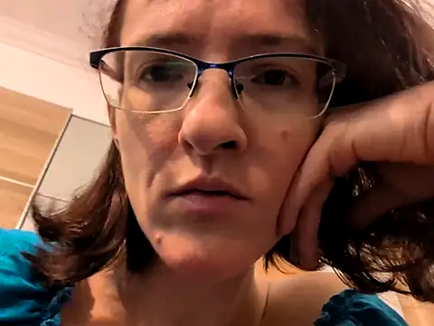 Snapshot of Milky_hairy_mommy chatting on October 7, 8:11 am Milky hairy mommy online show from October 7, 8:11 am