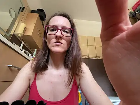 Snapshot of Milky_hairy_mommy chatting on March 3, 9:15 am Milky hairy mommy online show from March 3, 9:15 am