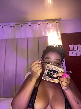 Britanymooree online show from March 18, 8:56 pm