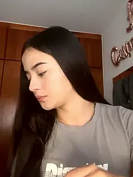 Veronica isaza   online show from January 9, 12:30 pm