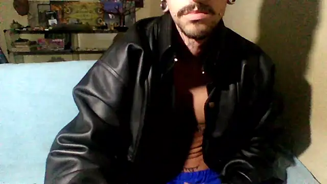 Snapshot of sellvageria chatting on November 18, 10:47 pm sellvageria online show from November 18, 10:47 pm