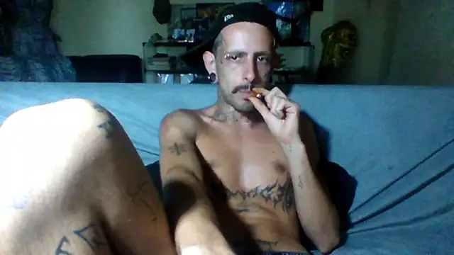 Snapshot of sellvageria chatting on January 17, 7:17 pm sellvageria online show from January 17, 7:17 pm