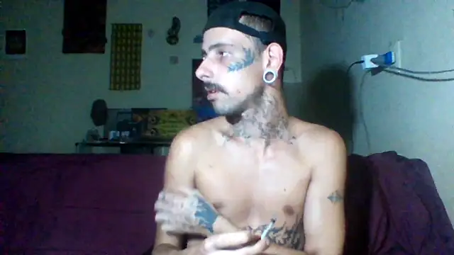 Snapshot of sellvageria chatting on February 9, 9:30 pm sellvageria online show from February 9, 9:30 pm