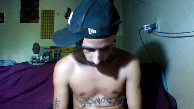 Snapshot of sellvageria chatting on February 15, 12:03 pm sellvageria online show from February 15, 12:03 pm