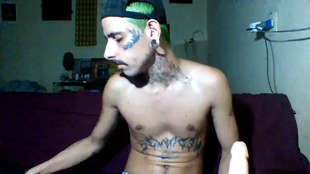 Snapshot of sellvageria chatting on February 20, 7:25 pm sellvageria online show from February 20, 7:25 pm