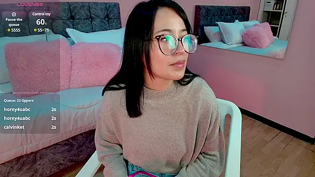 Snapshot of lovely__martina chatting on March 12, 7:59 pm lovely  martina online show from March 12, 7:59 pm