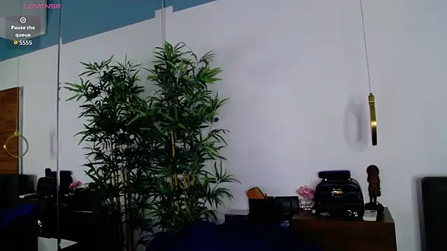 CreamyInkky  online show from December 22, 6:21 am