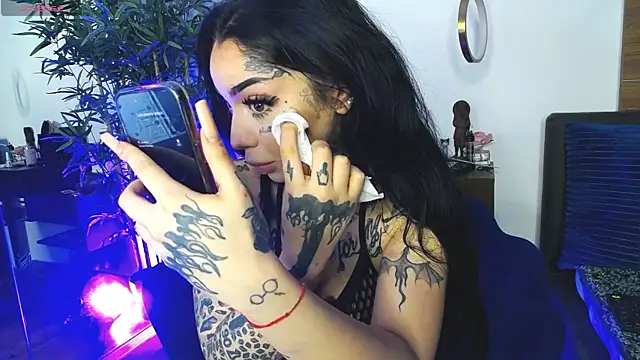 CreamyInkky  online show from April 7, 4:57 am